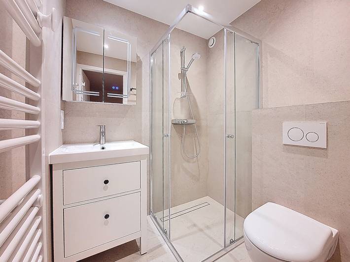 Apartamento entero, Relais D15 - 6 personnes - Duplex avec balcon - Saint Jean D'Aulps station - Proche Morzine in Saint-Jean-d'Aulps, Les Portes du Soleil