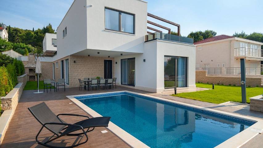 Villa pour 11 personnes, avec sauna et terrasse ainsi que piscine et jardin à Okrug Gornji - 4