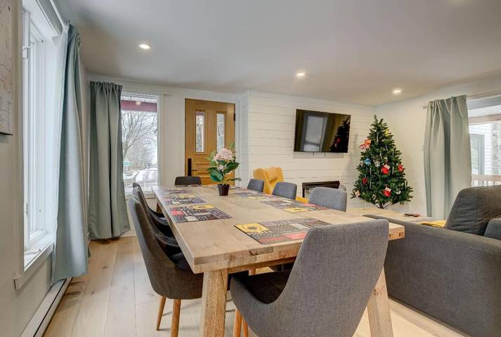 Location de vacances pour 8 personnes, avec jacuzzi et terrasse à Bromont - 3