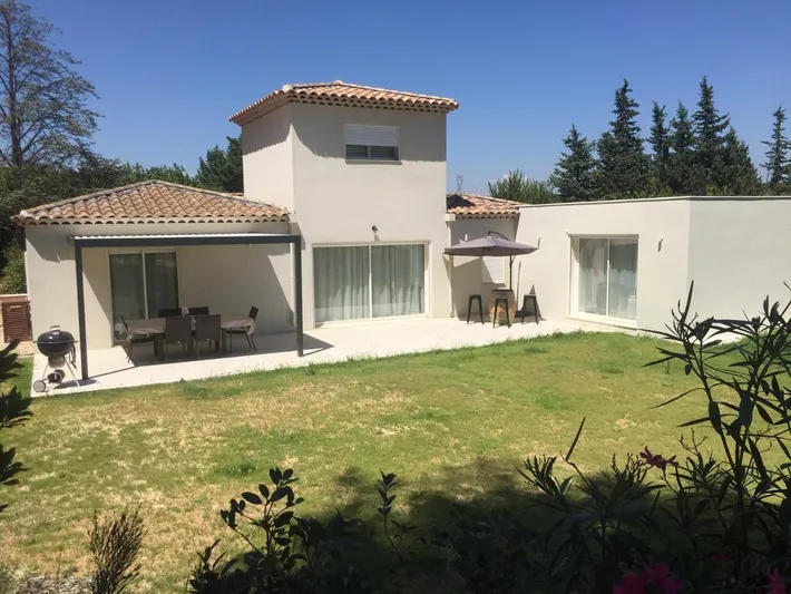 Alojamiento y desayuno para 3 personas, con vistas y terraza - 1