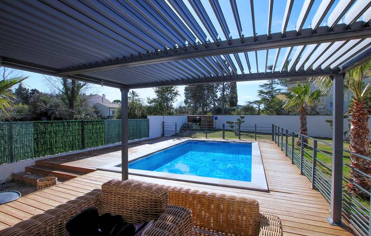 Location de vacances pour 6 personnes, avec terrasse ainsi que piscine et jardin à Rochefort-du-Gard - 2