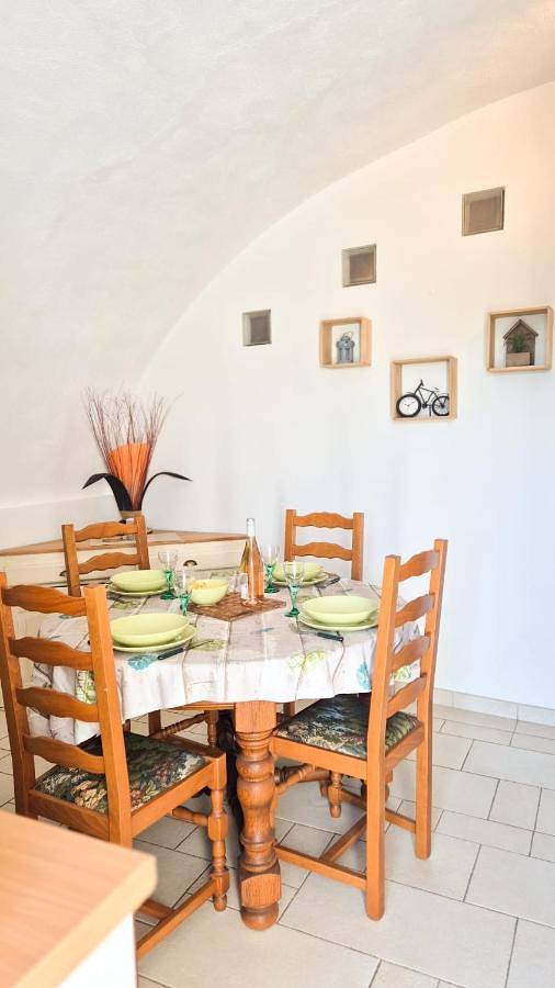 Gîte pour 2 personnes, avec balcon à Châteauneuf-Villevieille - 3