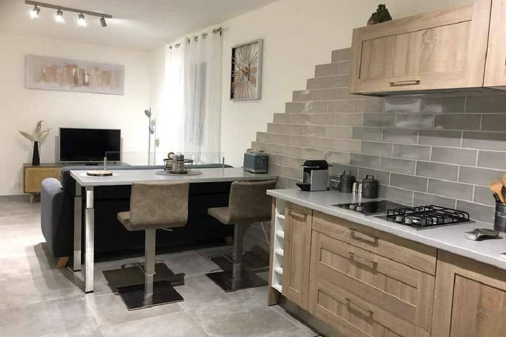 T2 - 3*- 55 m2 /Rez de jardin avec coins Bbq/Transats privatifs de 70 m2 in Calvi, Région de Calvi