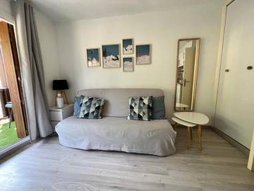 Gîte pour 4 personnes, avec vue et balcon à Enchastrayes