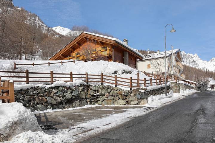 Chambre 'Lampon' avec vue montagne, terrasse commune in Breuil-Cervinia, Région de Valtournenche