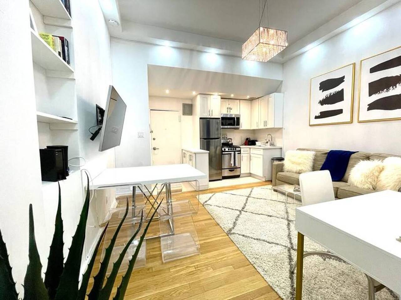 Entire apartment, 62-2B Renovated 1Br in Prime Upper East Side in Manhattan, New York City