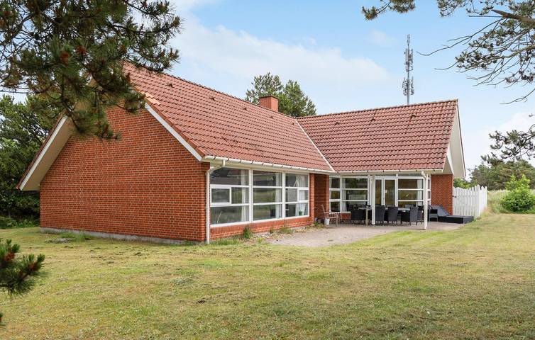 Ferienhaus für 8 Personen, mit Sauna und Terrasse sowie Whirlpool in Blavand