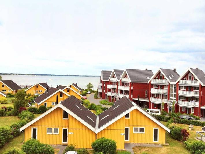Ferienwohnung für 2 Personen, mit Seeblick und Balkon in Rechlin