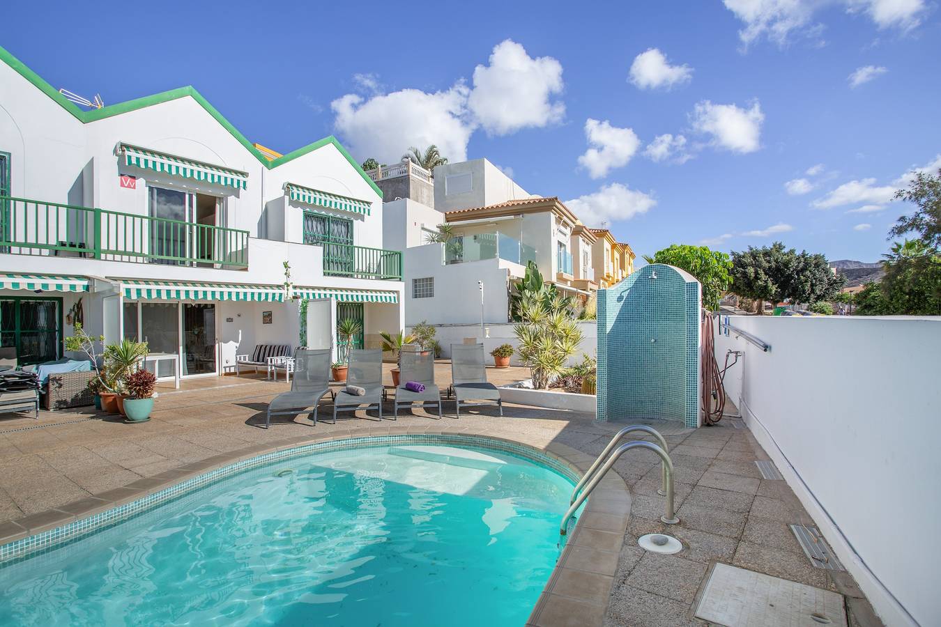 Maison de vacances 'Carmelo' avec piscine partagée, Wi-Fi et climatisation in Arguineguín, Grande Canarie du Sud