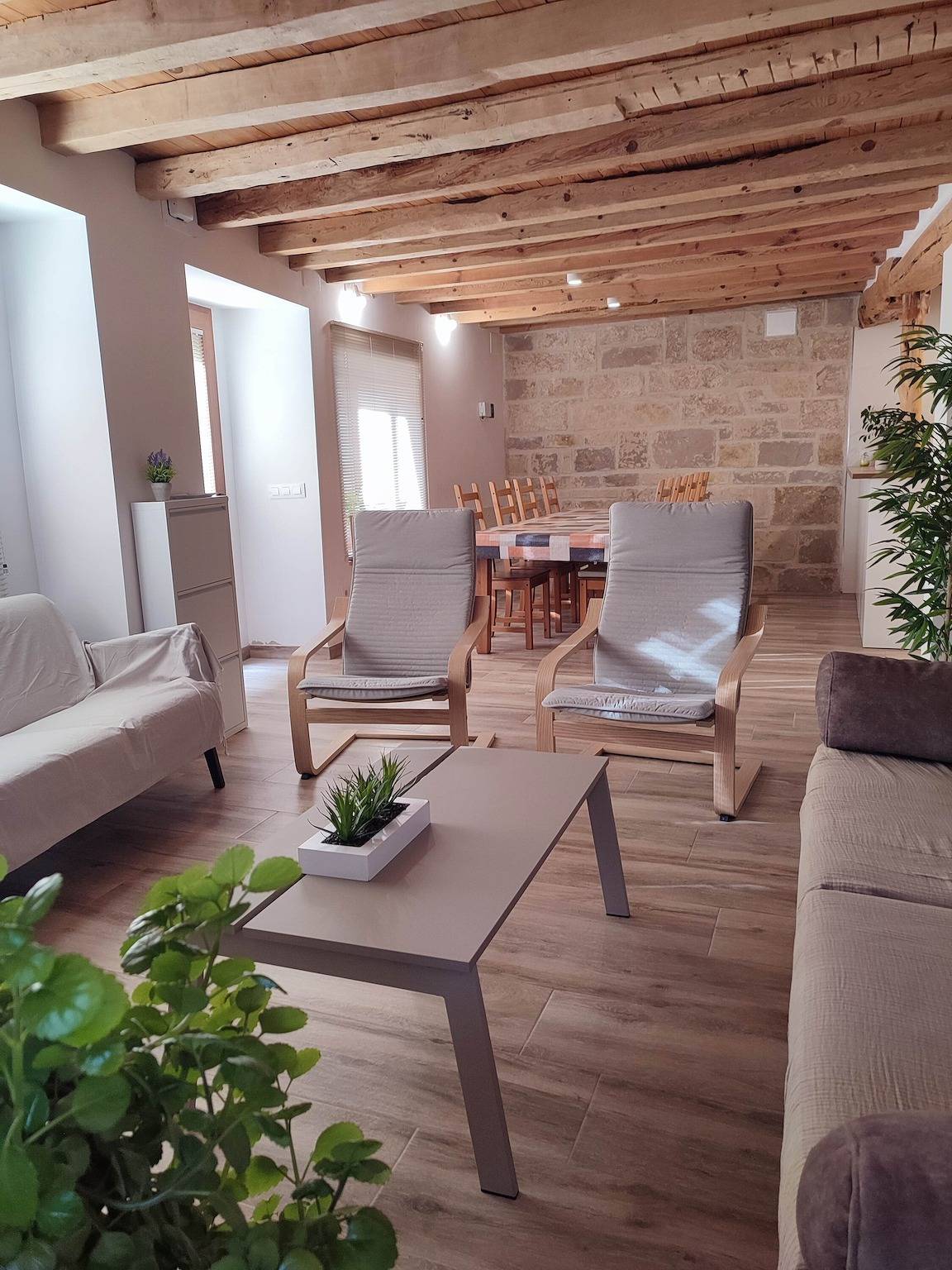 Casa Rural 'El Portal De Castroserna' con Vistas a la Montaña, Terraza Privada y Wi-Fi in Prádena, Provincia de Segovia