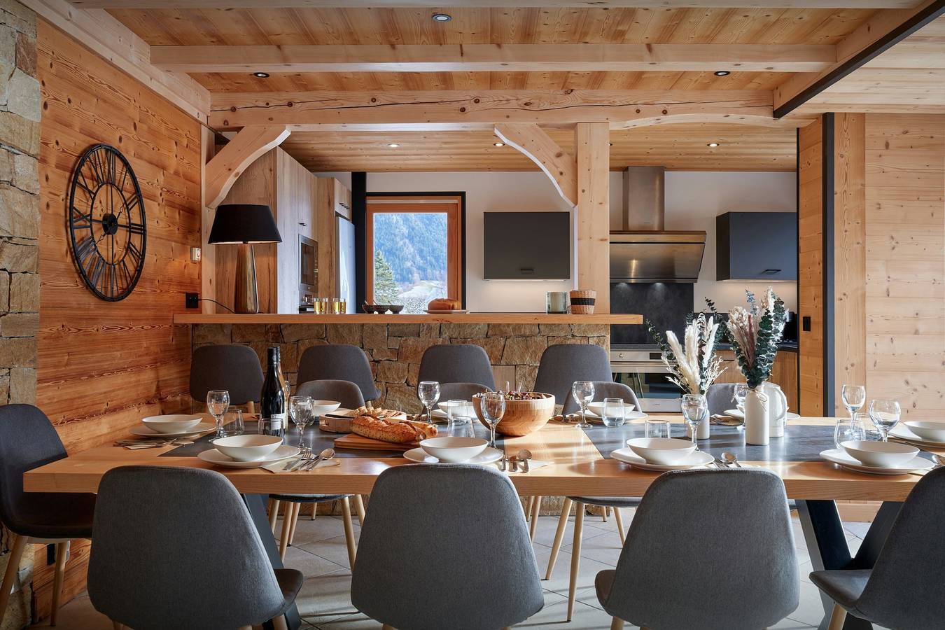 Modern & spacious chalet for 12 with sauna, hot tub, terrace - Ovo Network in Thônes, Región de Annecy