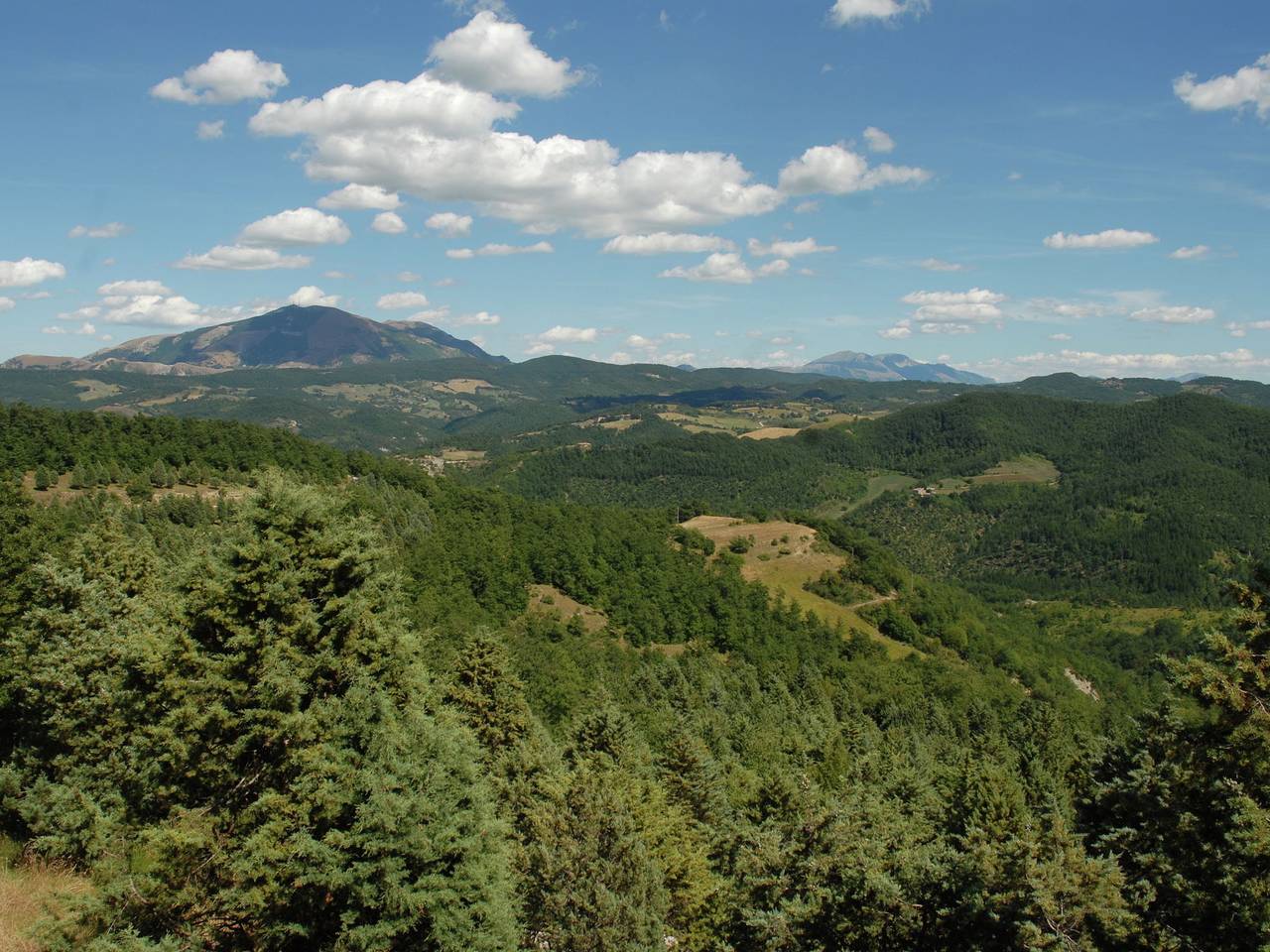 Cascina ad Apecchio con piscina in Apecchio, Valle del Metauro