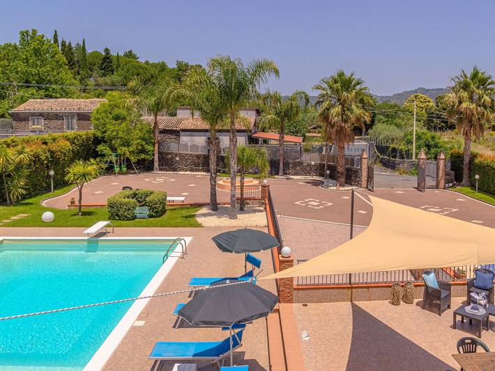 Location de vacances pour 11 personnes, avec jardin et piscine à Piedimonte Etneo - 4