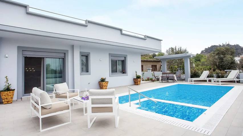 Location de vacances pour 6 personnes, avec balcon et piscine à Faliráki