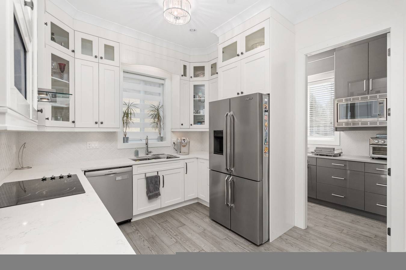 Game-Day Ready 4Br Home | Spacious & Near Transit! in Vancouver, Columbia Britannica