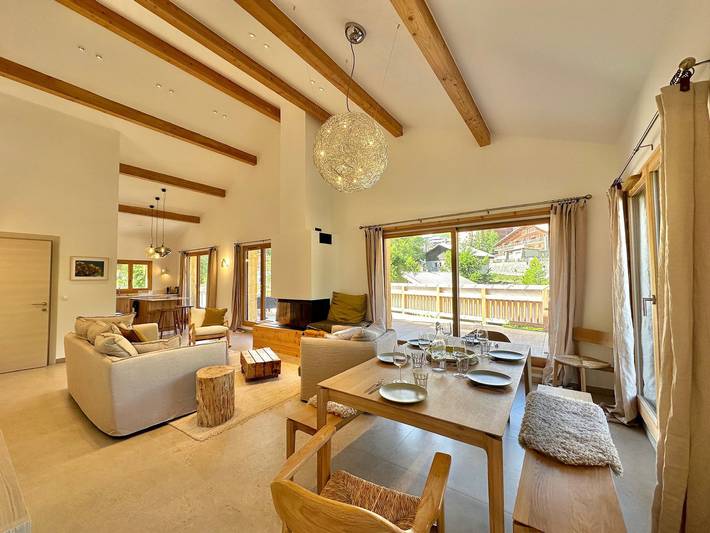 Location de vacances pour 12 personnes, avec Balcon ainsi que Jacuzzi et Terrasse dans Hautes-Alpe