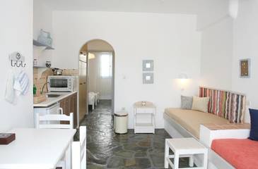 Holiday Apartment for 4 People in Paros, Paros Regional Unit, Photo 2
