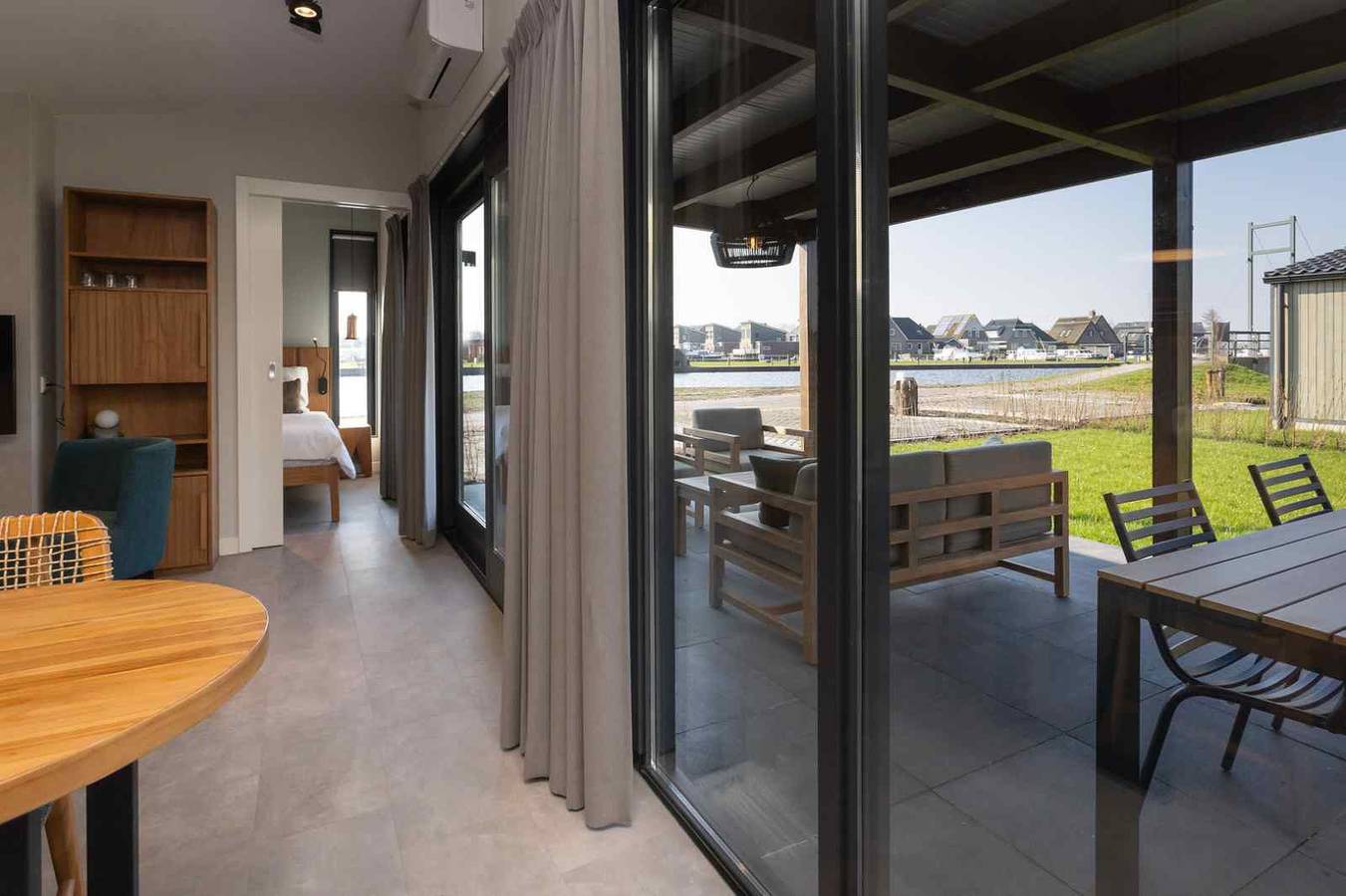Schönes Ferienhaus für 4 Personen mit eigenem Steg in Delfstrahuizen in Delfstrahuizen, Friesland
