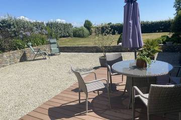 Gîte pour 4 personnes, avec terrasse et jardin à Bretteville-sur-Ay