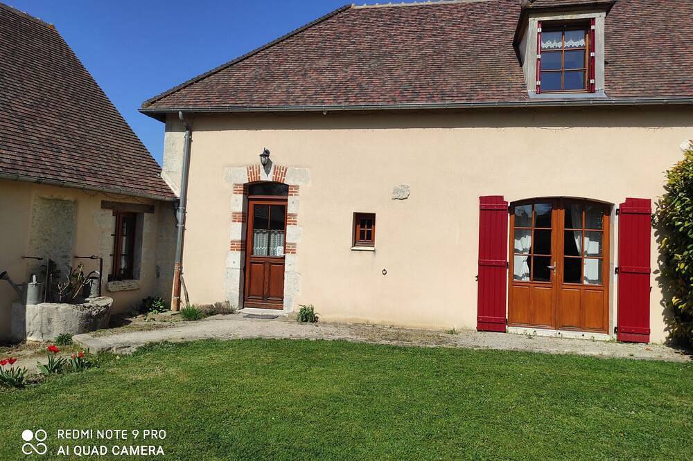 Maison de caractère avec jardin privatif, terrasse, ping-pong – Proche Ferrières et Montargis in Lorcy, Région de Pithiviers