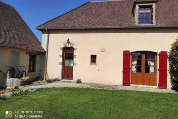 Gîte pour 5 personnes, avec terrasse dans Lorcy