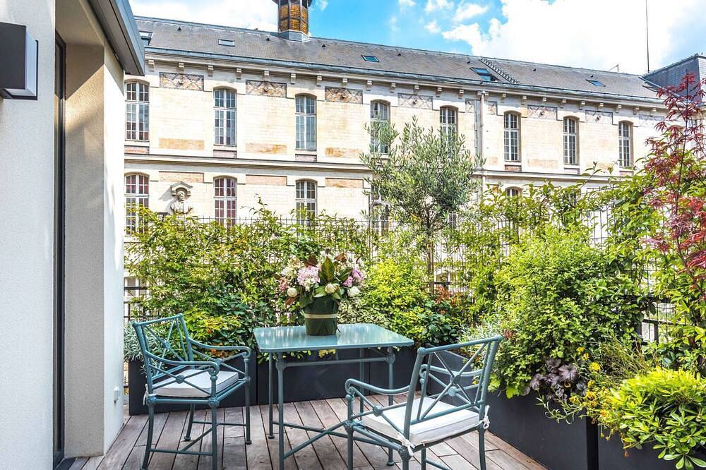 Maison Montespan by Fantasia Villas in Eiffelturm, Paris