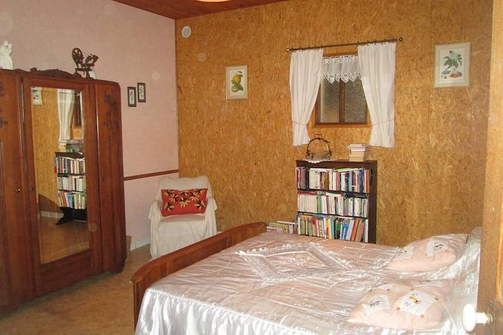 Encantadora Casa Rural: 3 Habitaciones, Terraza, Wifi, y Acepta Mascotas en la Bella Breheville in Verdún