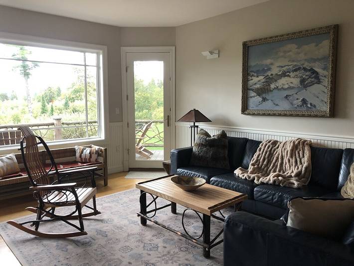 Vacation rental for 8 people, with yard and balcony as well as hot tub, with pets in Lake Placid