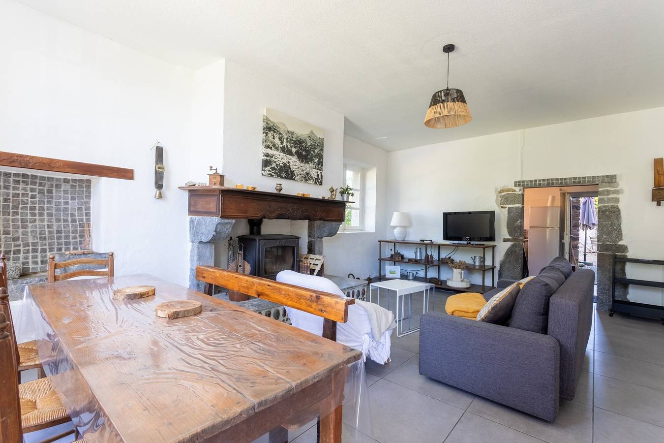 Country House "Etape En Barétous" with Private Terrace, Private Garden & Wi-Fi in Aramits, Béarn