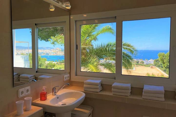 Ibiza Vista    Ferienhaus in absoluter Traumlage   Wlan/ Pool in Cap Martinet, Santa Eulària des Riu