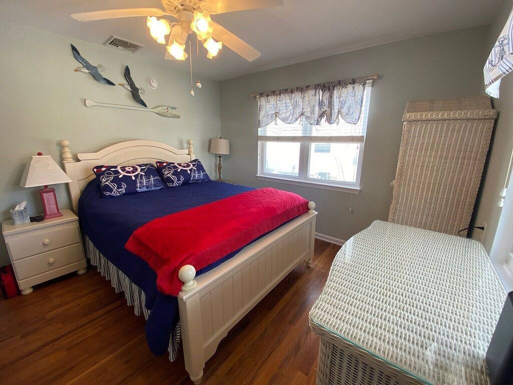 Pet Friendly - Escape in Cape May! 6 Blocks to the Beach! in Cape May, Cape May County
