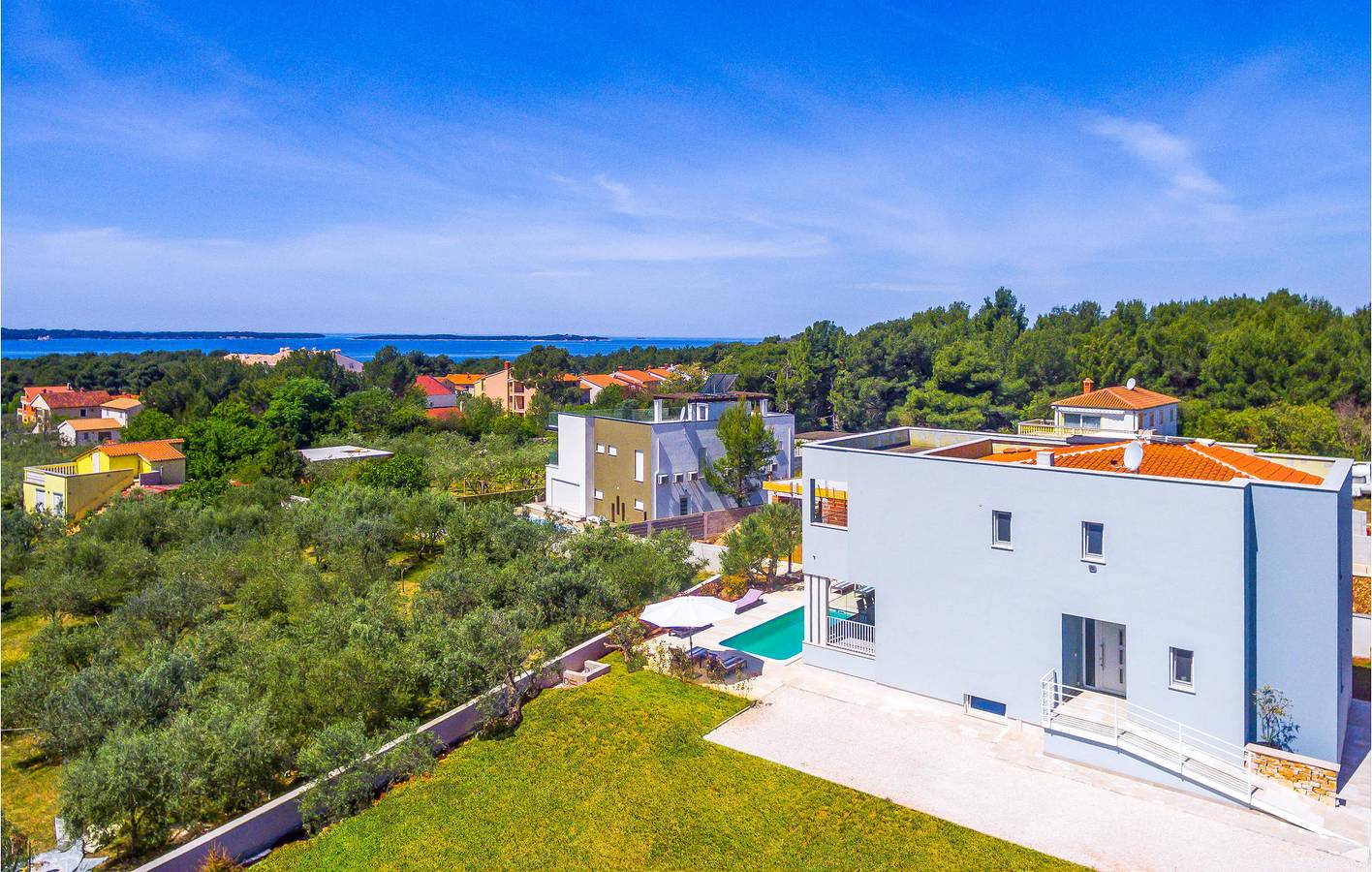 Ferienwohnung mit Meerblick, Pool, Terrasse, WLAN und in der Nähe des Strandes von Fažana in Fazana, Südküste Istrien