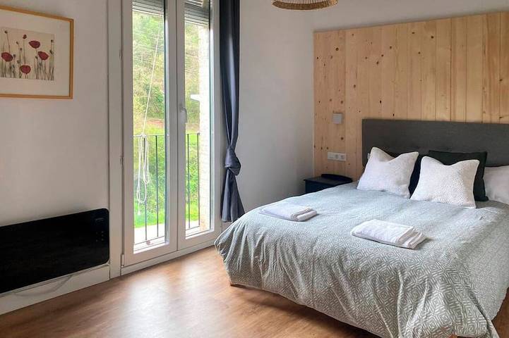 Appartement entier, Rural apartment in Cal Rosal, Berga - Air conditioning and nature in Berga, Province de Barcelone