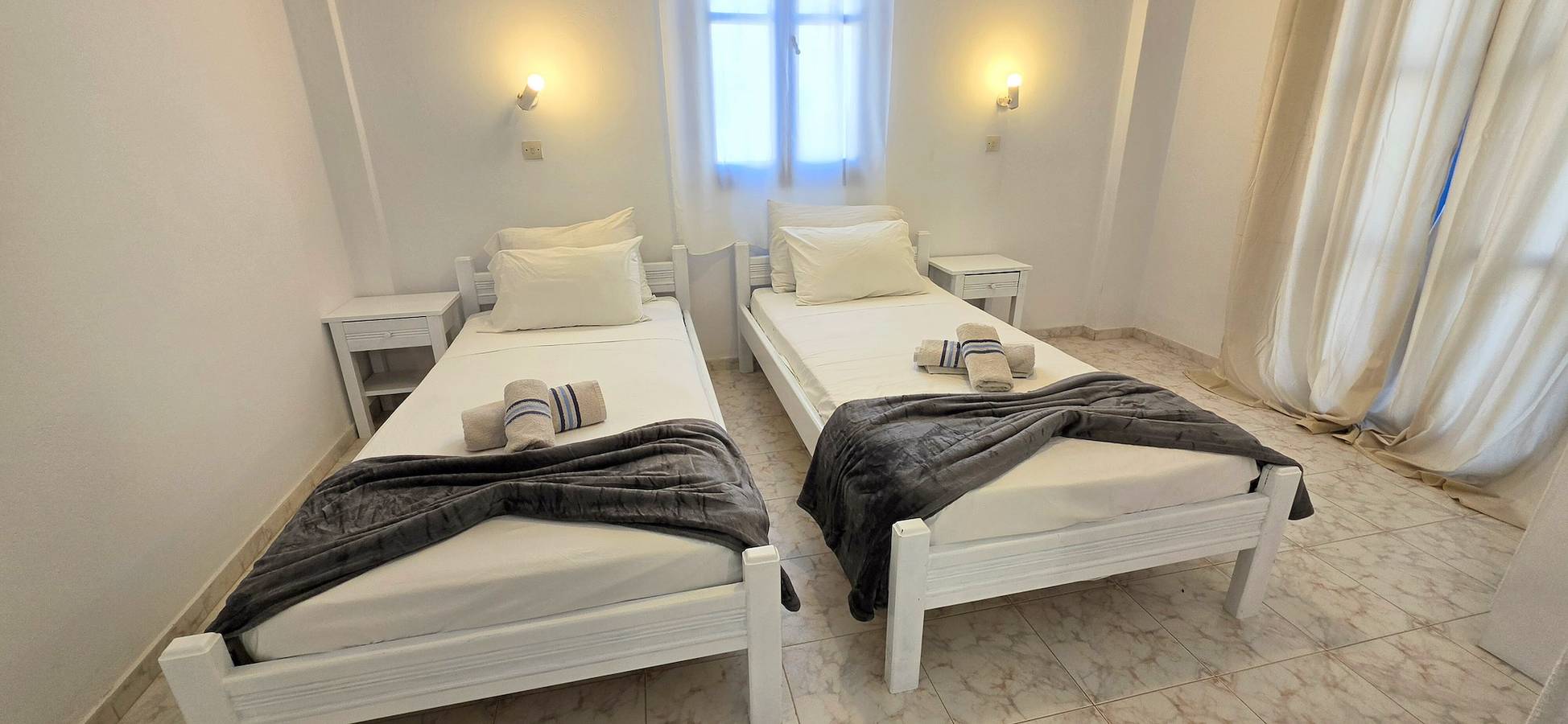 Chambre 'Economy Double 3' avec balcon et climatisation in Perissa, Santorin