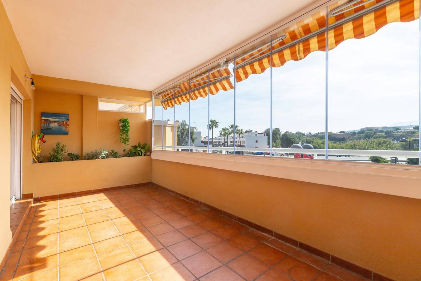 Apartamento vacacional entero, Aguamarina Gamonal - Moderno apartamento con piscina compartida y con Wifi Gratis in San Pedro Alcántara, Marbella