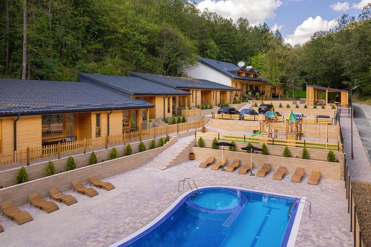 Maison d’hôte pour 23 personnes, avec vue ainsi que jardin et piscine dans Veliko Tarnovo