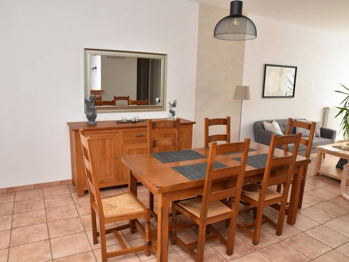 Gîte pour 4 personnes, avec jardin ainsi que terrasse et piscine dans Allier - 3