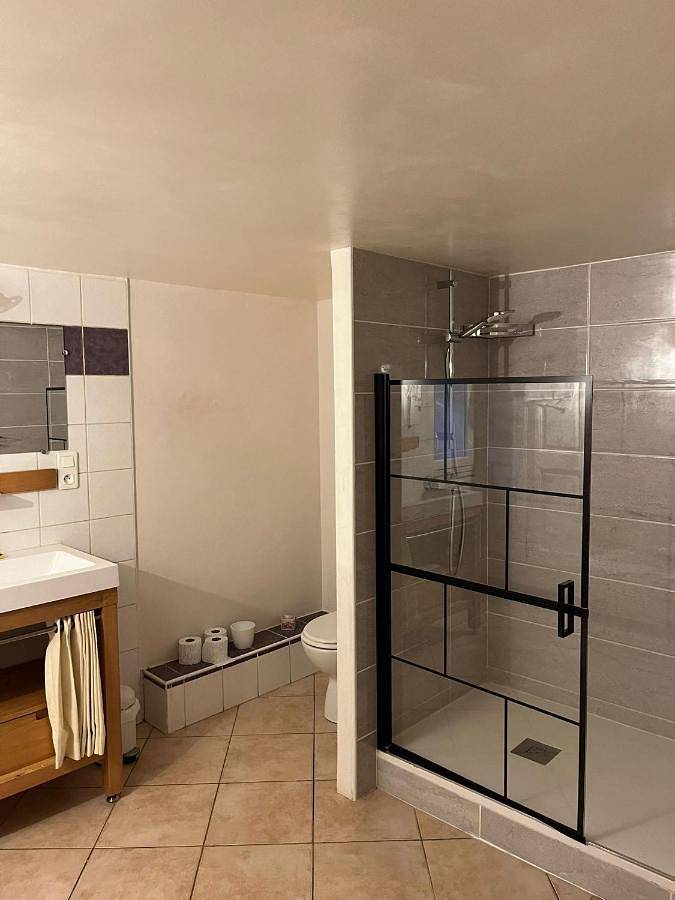 Gîte pour 4 personnes, avec vue et jardin, animaux acceptés à Montferrer - 4