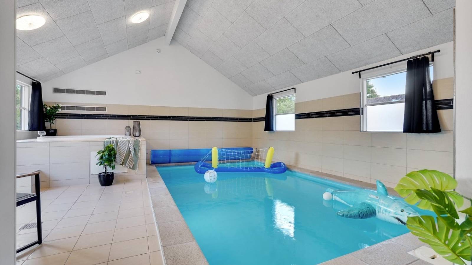 277 - Stort poolhus ved Tisvildeleje, Nordsjælland - Lej her in Holløselund, Tisvilde