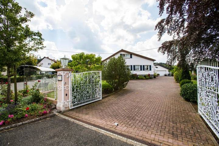 Ferienhaus für 14 Personen, mit Balkon und Terrasse sowie Garten und Sauna in Rock am Ring - 3