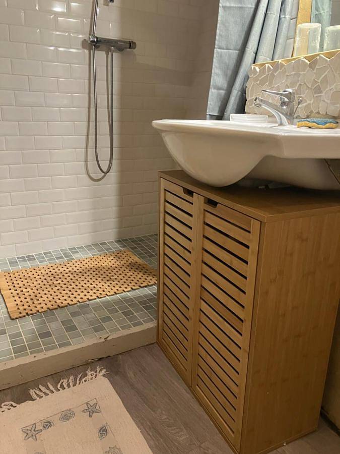 Double Room with Private Bathroom in Île-de-Bréhat, Côte de Goëlo