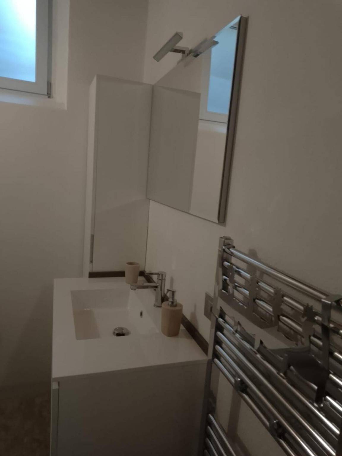 Ganze Wohnung, „Crooked House“ – Bergblick, privater Garten & Parkplatz am Comer See in Naggio, Grandola ed Uniti