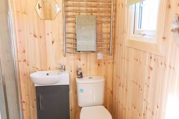 Glamping for 2 People in County Tyrone, Ulster, Photo 4