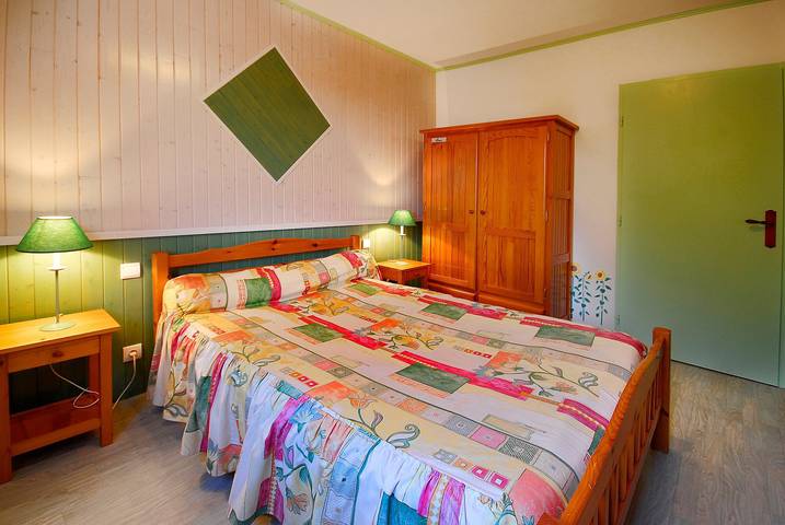 Bed and Breakfast 'Chambre Verte' with Shared Terrace, Shared Garden and Wi-Fi in Verrières (Charente), Charente
