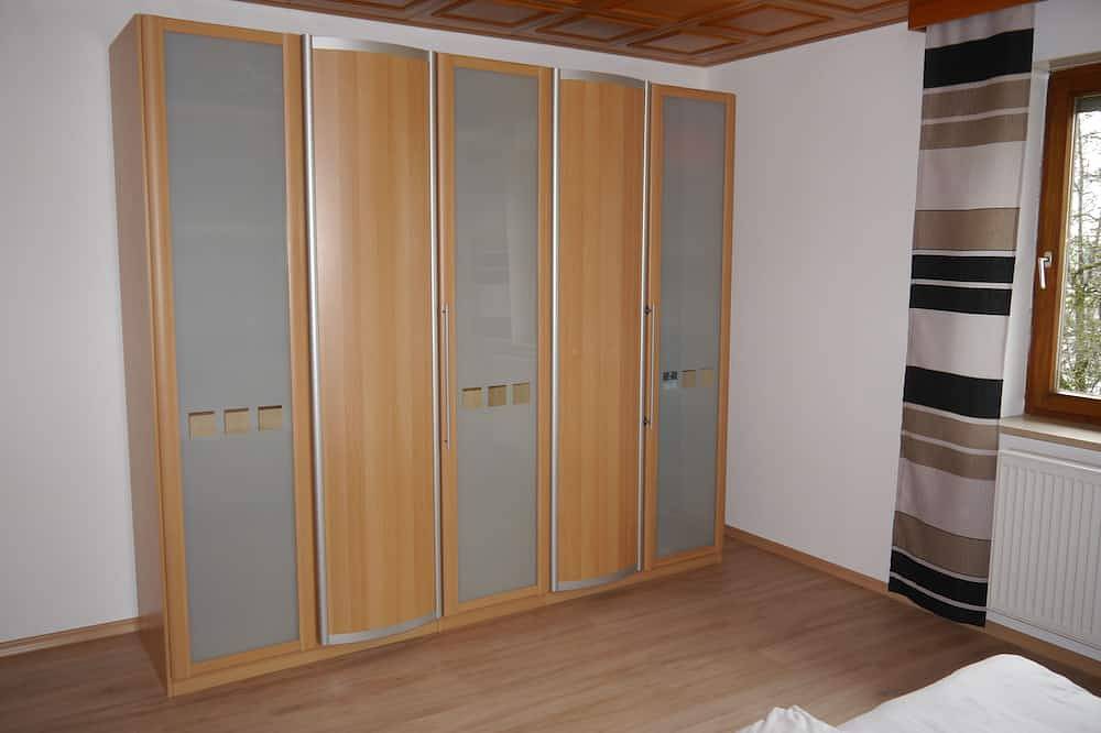 Ferienwohnung für bis zu 6 Personen, allein im Haus, herrliche Aussicht in Ostbayern