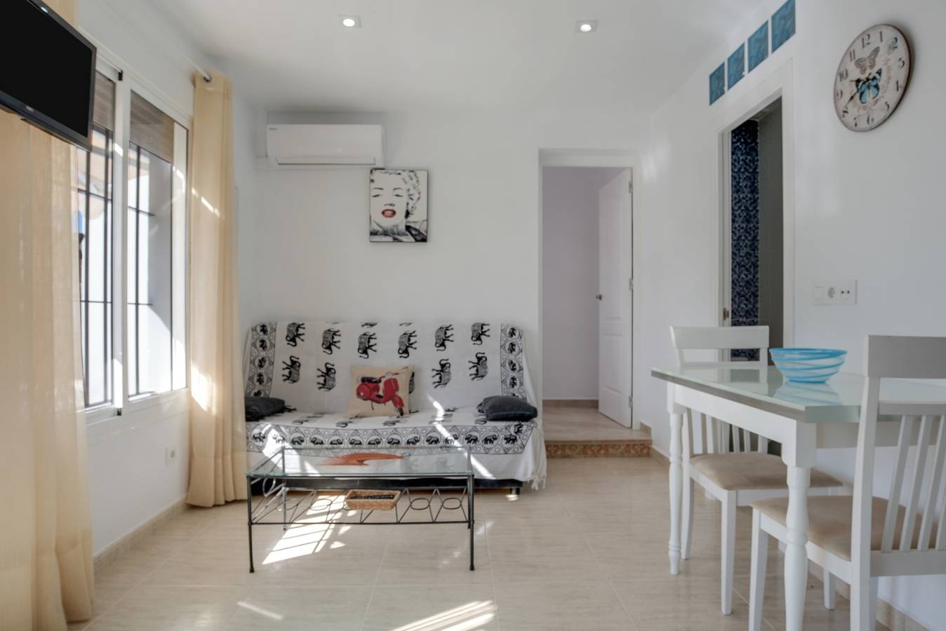 Ganze Wohnung, Klimatisierte Ferienwohnung "Juan 1" nahe dem Strand, mit Balkon und Wlan in Conil De La Frontera, Costa De La Luz