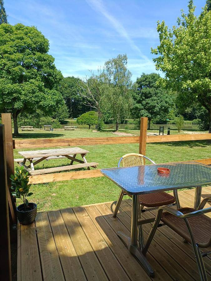 Location de vacances pour 4 personnes, avec terrasse et vue sur le lac ainsi que vue et jardin, animaux acceptés à Prunay-Cassereau - 3
