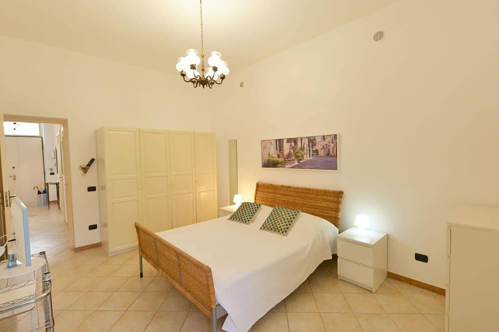 Alleinstehendes Ferienhaus mit Klimaanlage, privatem Pool, W-Lan, Tv, Innenhof, Haustiere erlaubt in Floridia, Syrakus Provinz