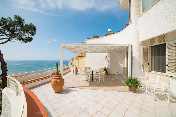 Ferienwohnung für 4 Personen, mit Pool und Ausblick sowie Garten - 1