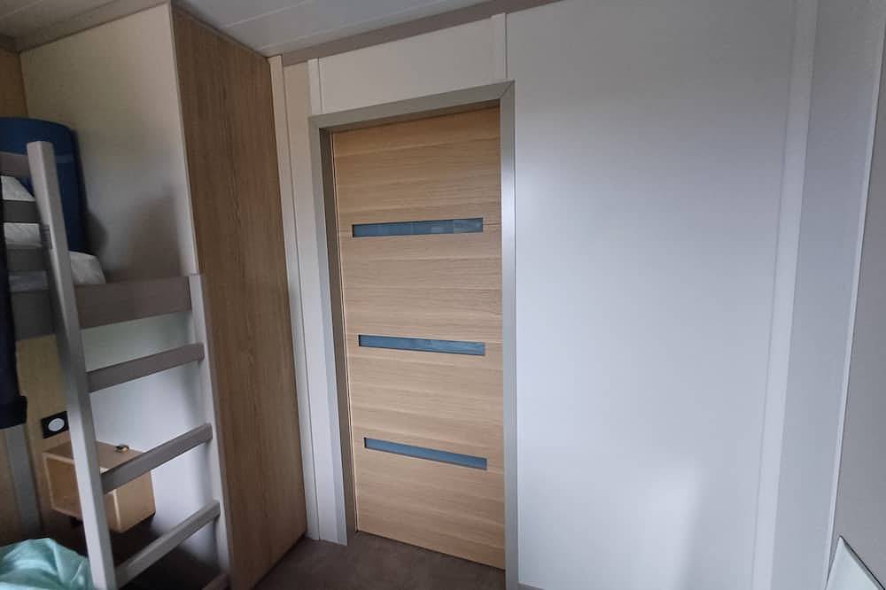 Warm, peaceful cottage in the heart of vineyards near the sea in Herault in Pomérols, Côte d'Améthyste